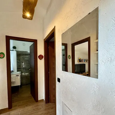 Hostdomus - Arcobaleno Apartment *
