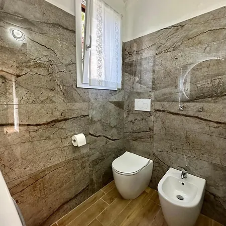 Hostdomus - Arcobaleno Apartment Bardino Vecchio