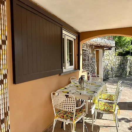 Hostdomus - Arcobaleno Apartment